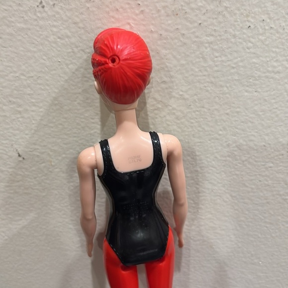 Barbie Color Reveal Doll - Picture 4 of 4